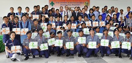 The Governor of Arunachal Pradesh Shri JP Rajkhowa with the Bharat Scouts and Guides Movement in the State  in the 17th Rajya Puraskar Ceremony at Banquet Hall, Itanagar on 15th June 2016.